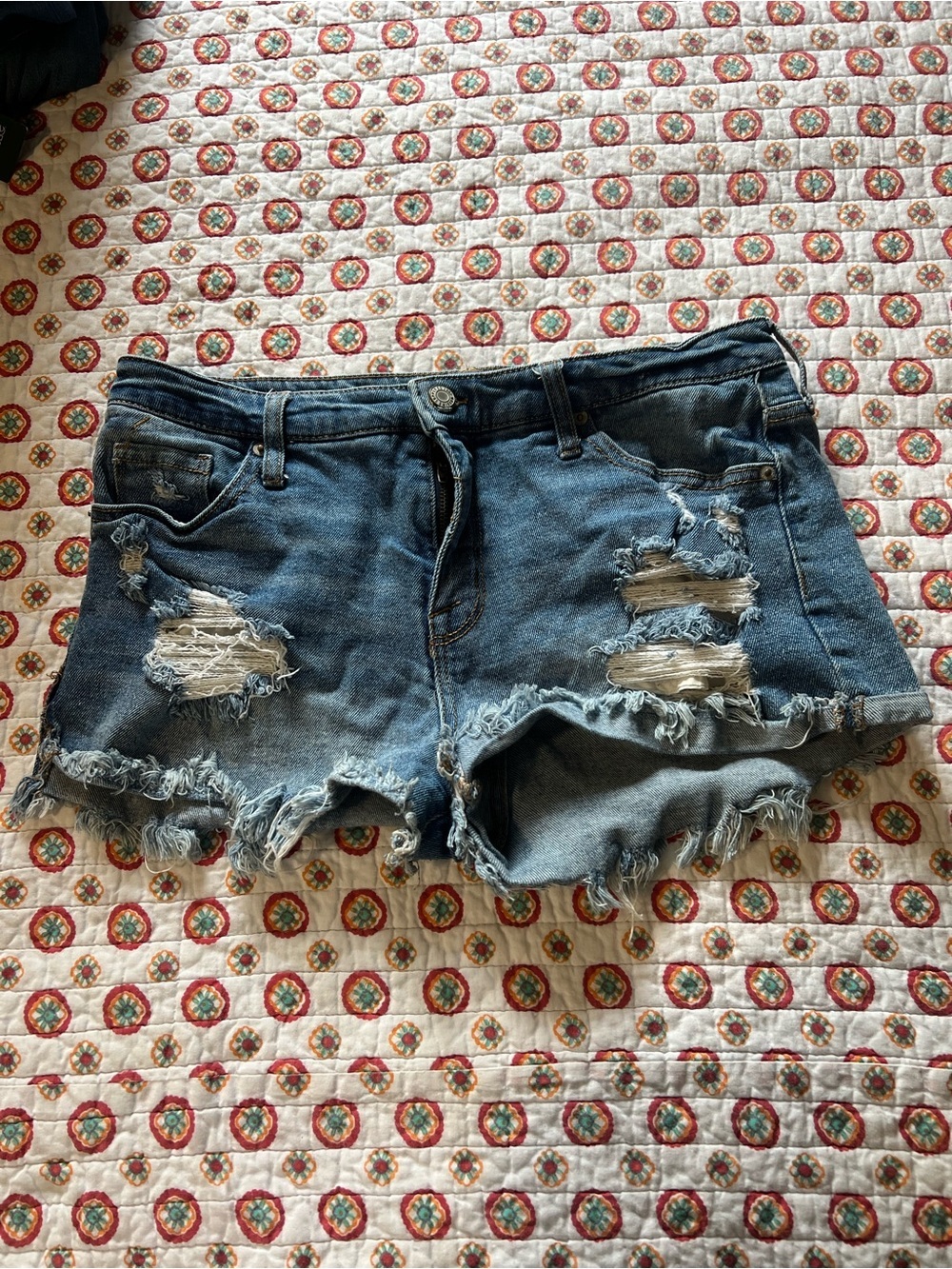 EUC Mossimo Target High Rise Distressed Jean shorts size 12/31